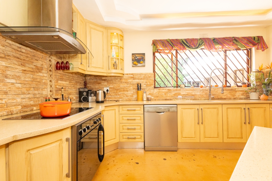 4 Bedroom Property for Sale in Kenridge Heights Western Cape
